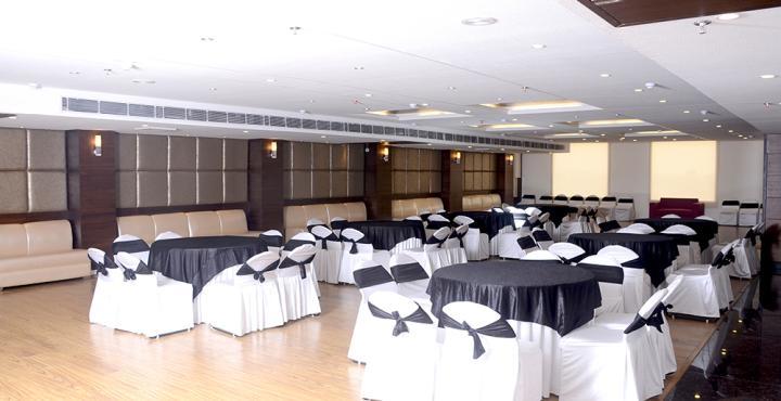 โรงแรม แซ้บไฟร์ Zirakpur ภายนอก รูปภาพ