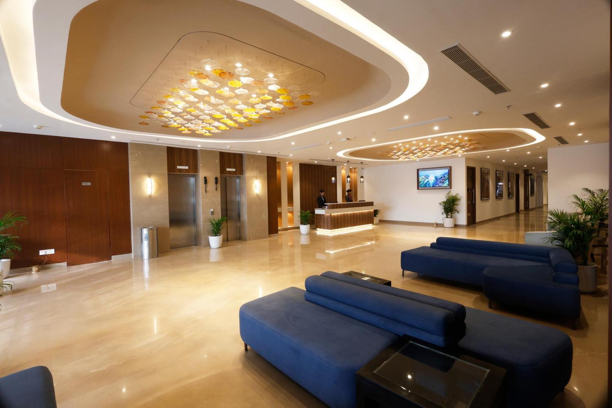 โรงแรม แซ้บไฟร์ Zirakpur ภายนอก รูปภาพ