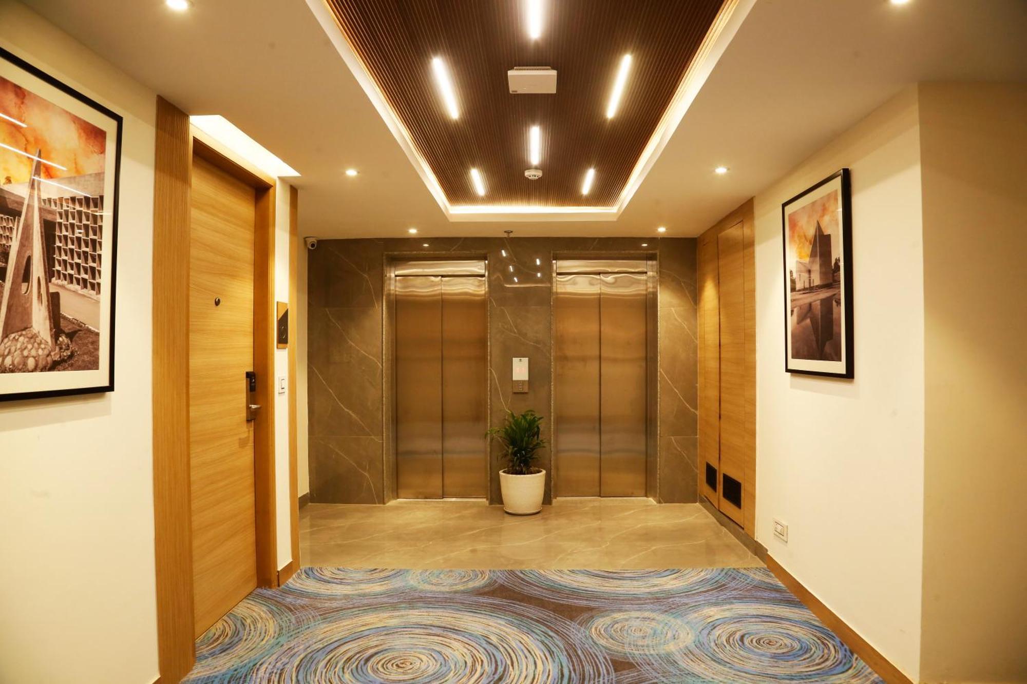 โรงแรม แซ้บไฟร์ Zirakpur ภายนอก รูปภาพ
