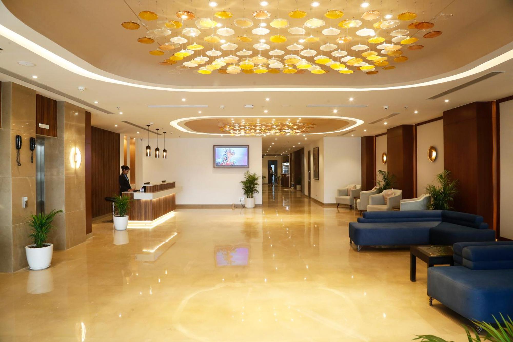 โรงแรม แซ้บไฟร์ Zirakpur ภายนอก รูปภาพ