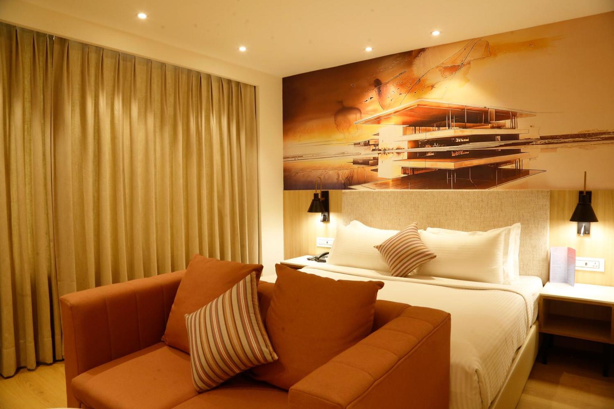 โรงแรม แซ้บไฟร์ Zirakpur ภายนอก รูปภาพ