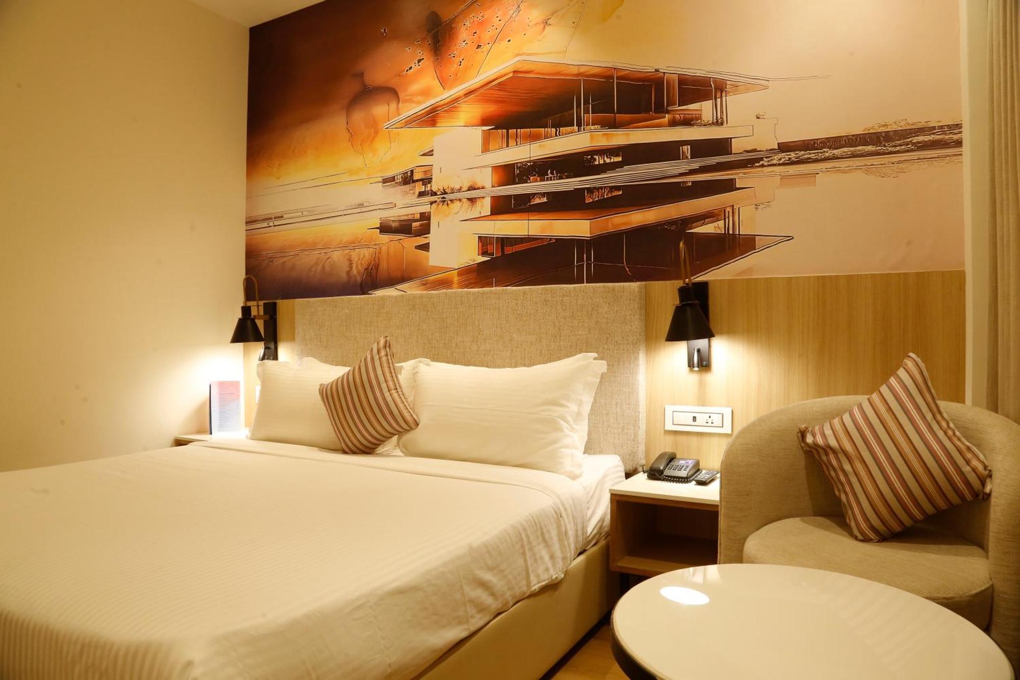 โรงแรม แซ้บไฟร์ Zirakpur ภายนอก รูปภาพ