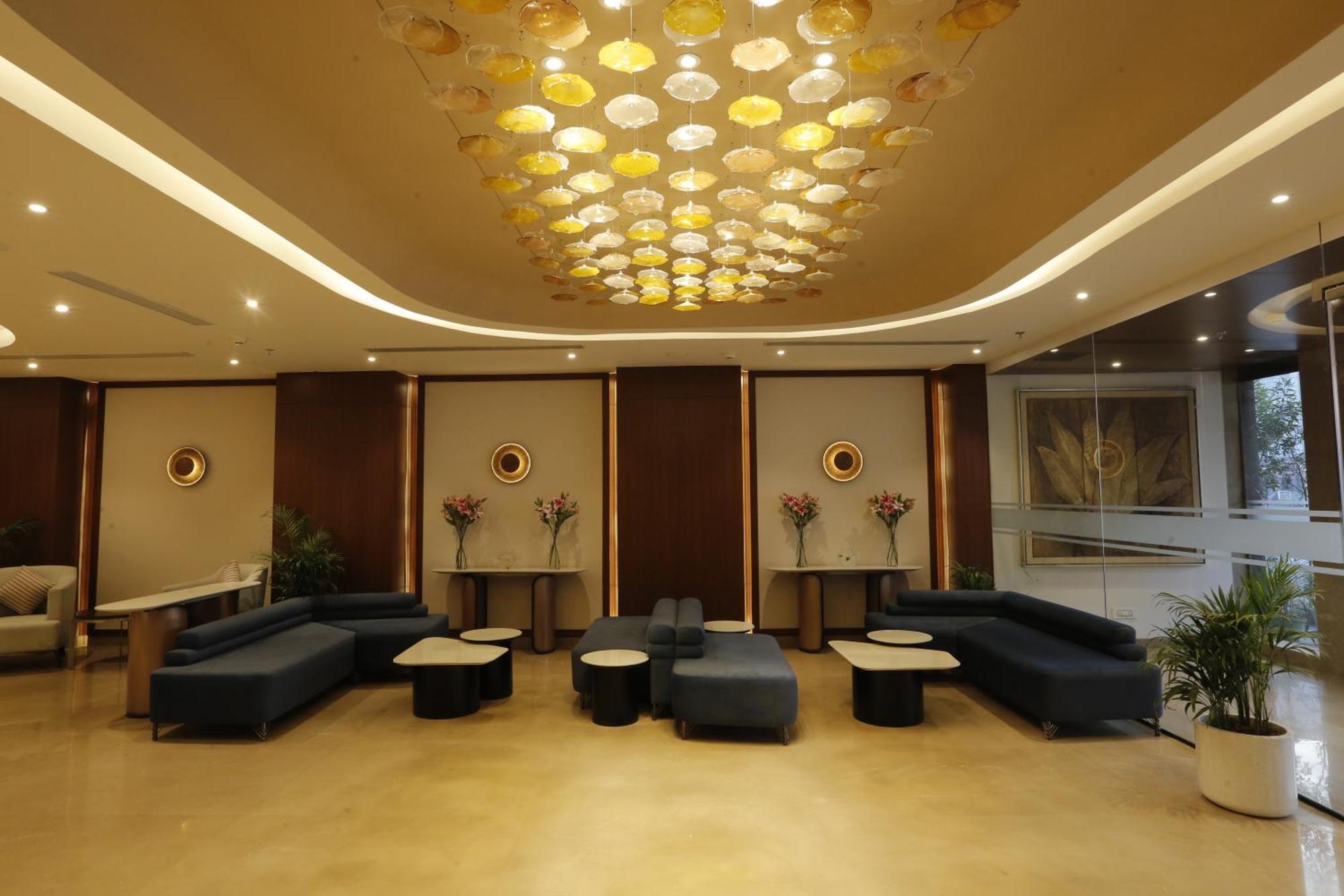 โรงแรม แซ้บไฟร์ Zirakpur ภายนอก รูปภาพ