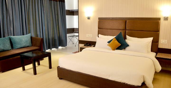 โรงแรม แซ้บไฟร์ Zirakpur ภายนอก รูปภาพ